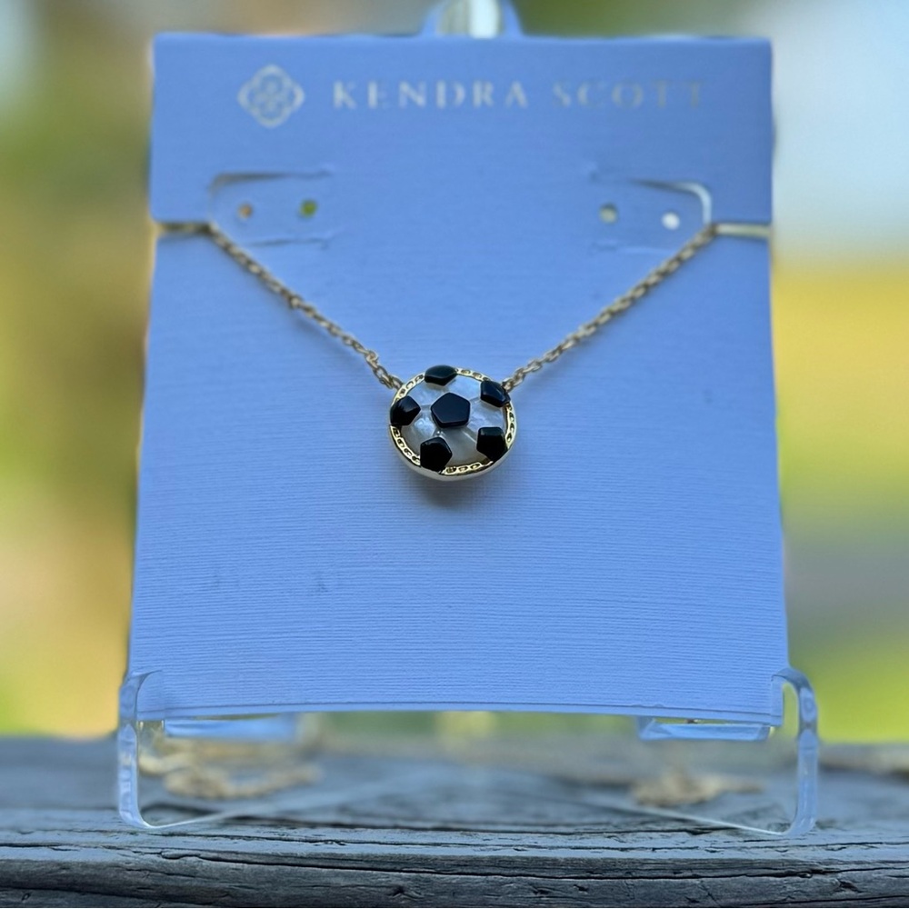 Kendra Scott Soccer Short Pendant Necklace in Gold - Picture 4 of 4